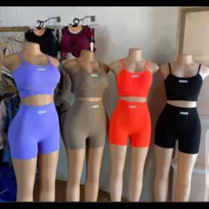 Complet chemise et chott - Couleurs Disponibles : Blanche, Noire, Grise, Rouge, Orange, Violette  - Pour Femme-Ref : 18668