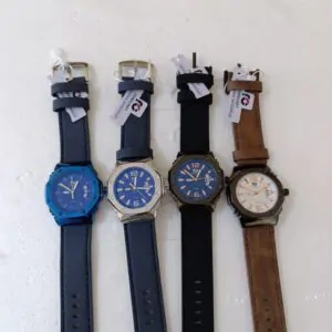 Montre - Couleurs Disponibles : Noire, Bleue, Marron, Autres  - Pour Femme, Homme-Ref : 19103