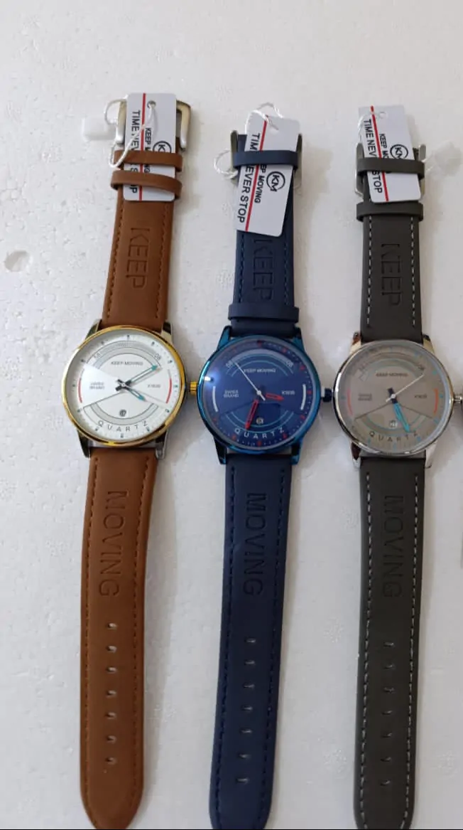 Montre - Couleurs Disponibles : Noire, Bleue, Bordeau, Marron  - Pour Femme, Homme-Ref : 19124 – Image 4