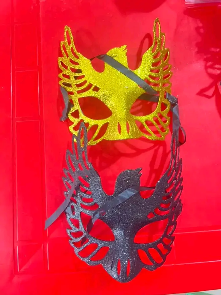 Les masques - Couleurs Disponibles : Noire, Rouge, Bleue, Jaune, Orange, Verte, Violette-Ref : 20925 – Image 3